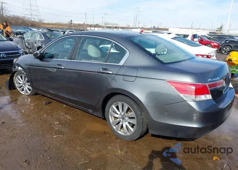 2012 Honda Accord 2.4 Ex-L z USA, uszkodzony, nr VIN 1HGCP2F84CA071431